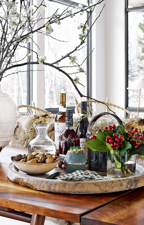 9 ways to achieve a chic and natural holiday look