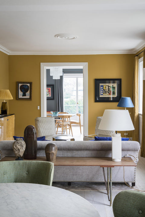 Mixing Neutral Tones with a Pop of Color