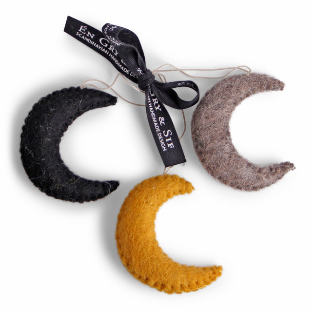 FELT MOON ORNAMENT