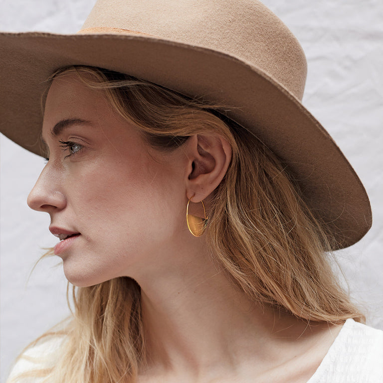 REFINED LUNAR HOOP | JEWELRY