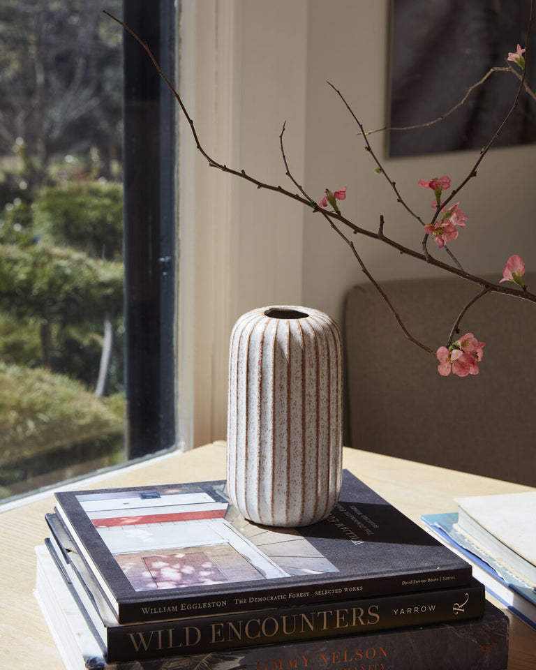 FAULT LINE CERAMIC GROOVED VASE