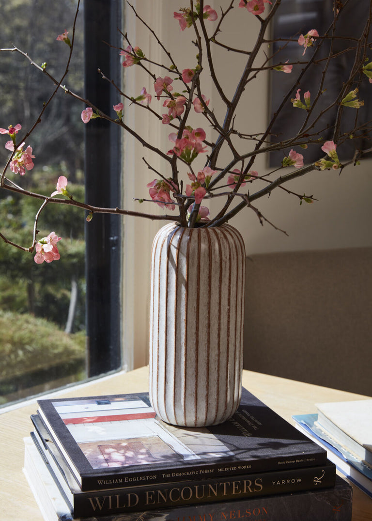 FAULT LINE CERAMIC GROOVED VASE