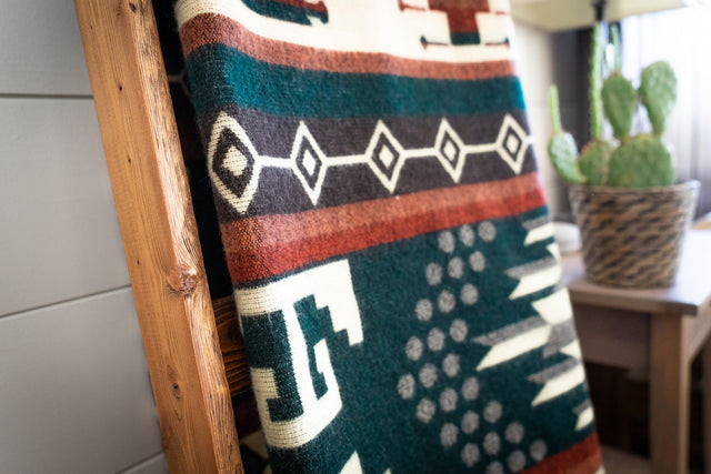 ALPACA EVERGREEN (ECUADOR) | THROWS | STAG & MANOR
