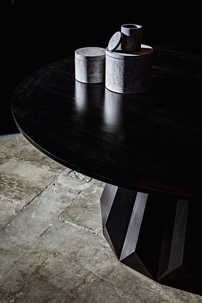 BROSCHE DINING TABLE | TABLE