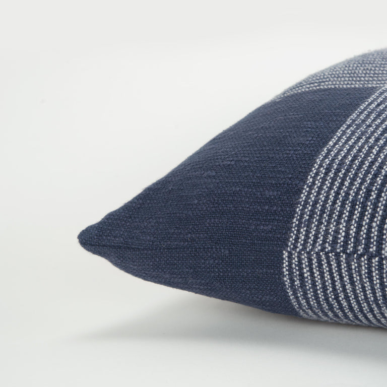 SØGAARD BLUE PLAID MODERN MOUNTAIN THROW PILLOW
