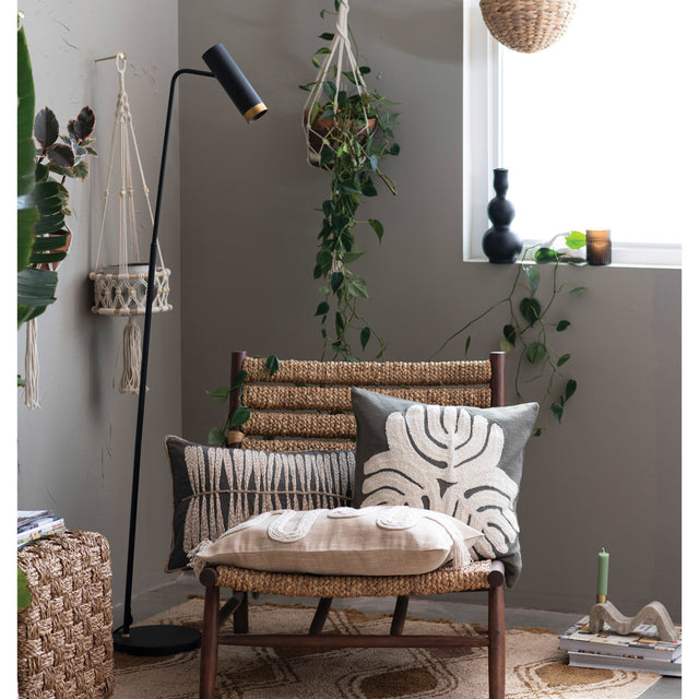 SLIM BLACK METAL FLOOR LAMP | LIGHTING