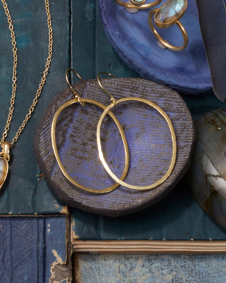 HAMMERED OVAL EARRINGS| JEWELRY