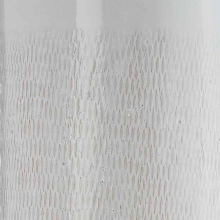 WHITE GROOVED VASE | VASES