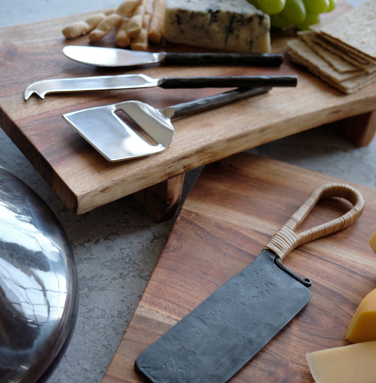 NAMA RISER  | ENTERTAINING