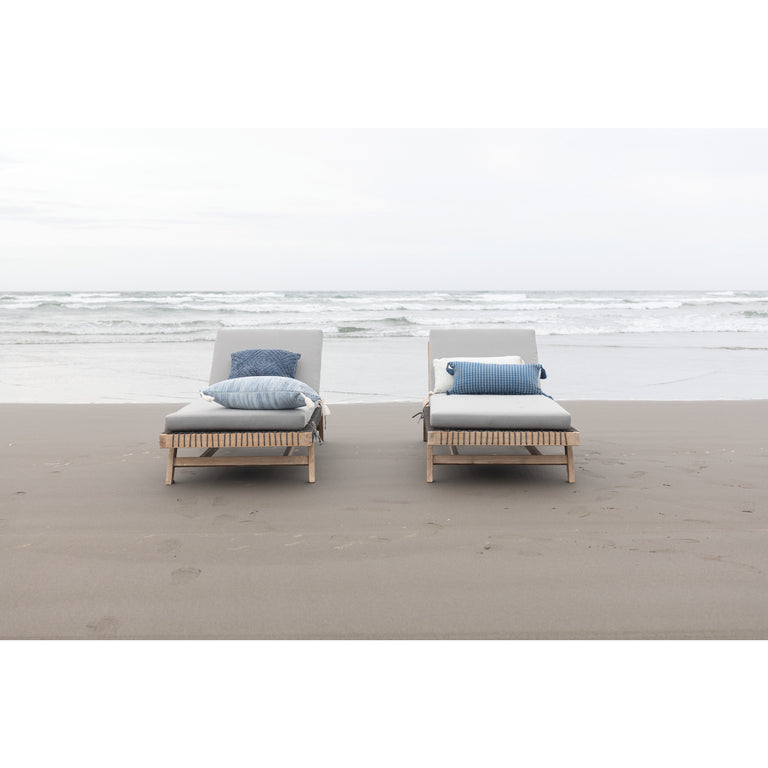 WOVEN COTTON LUMBAR PILLOW WITH TASSELS | PILLOWS