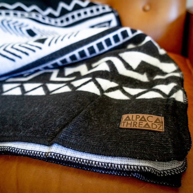 ALPACA BLACK CHAKANA (ECUADOR) | THROWS