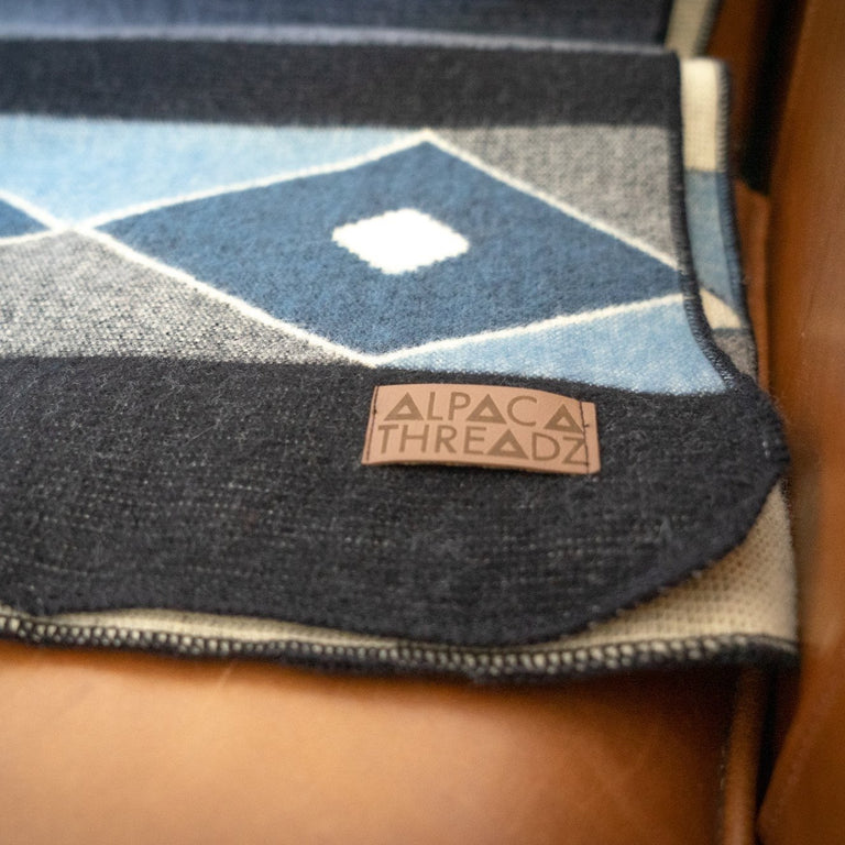 ALPACA BLACK CHAKANA (ECUADOR) | THROWS
