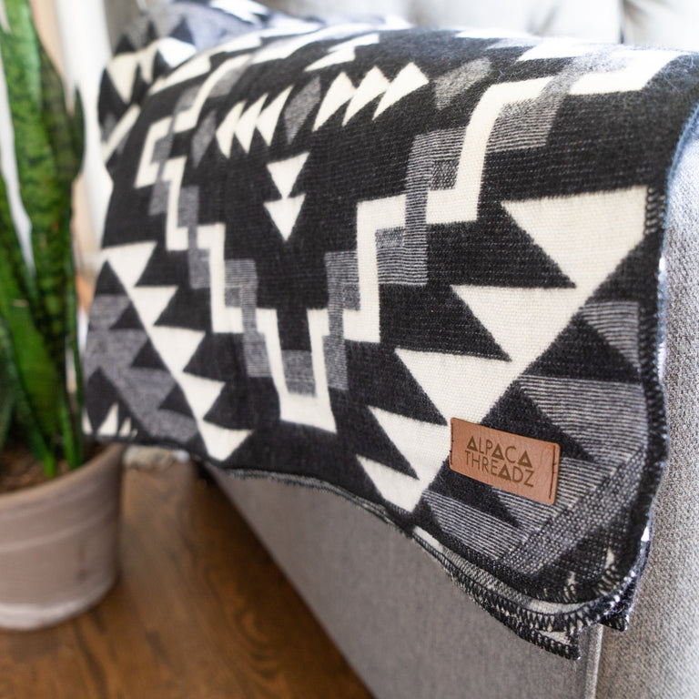 ALPACA BLACK CHAKANA (ECUADOR) | THROWS