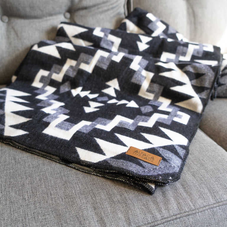 ALPACA BLACK CHAKANA (ECUADOR) | THROWS