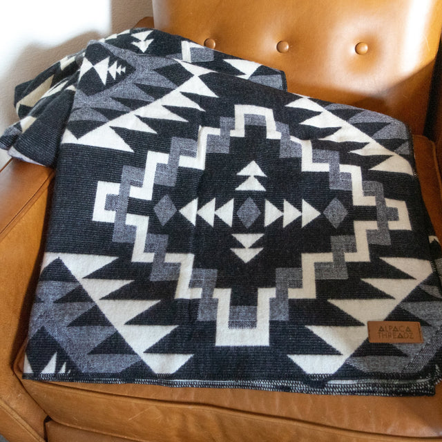ALPACA BLACK CHAKANA (ECUADOR) | THROWS