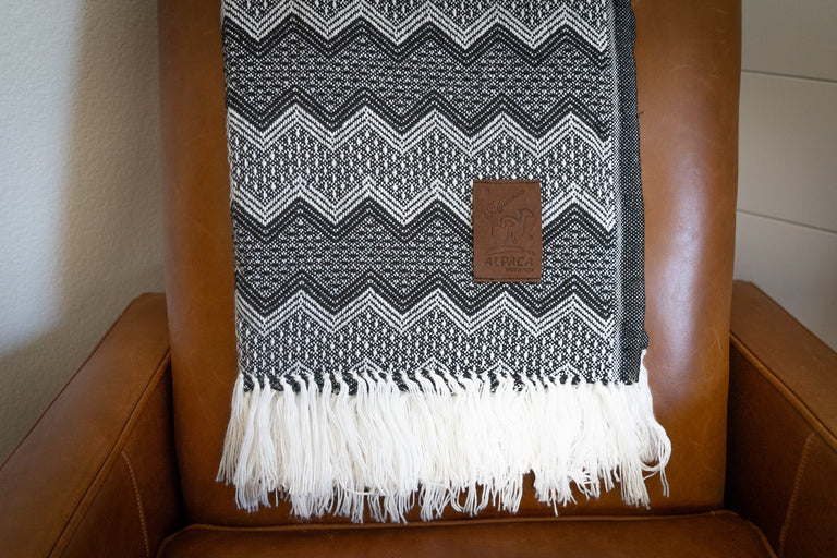 ALPACA BLACK CHAKANA (ECUADOR) | THROWS