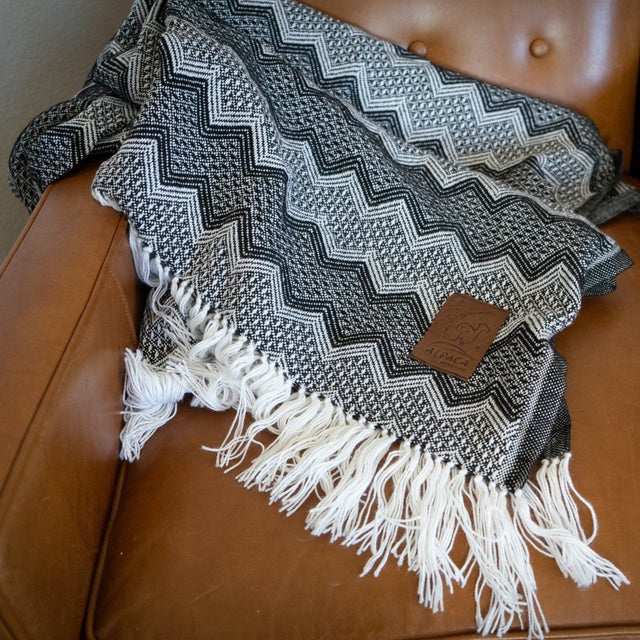 ALPACA BLACK CHAKANA (ECUADOR) | THROWS