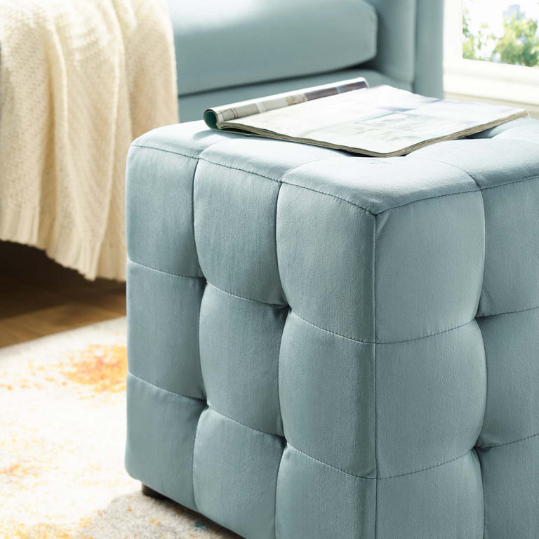 CONTOUR LOUNGE CHAIRS AND CHAISES | LIVING ROOM