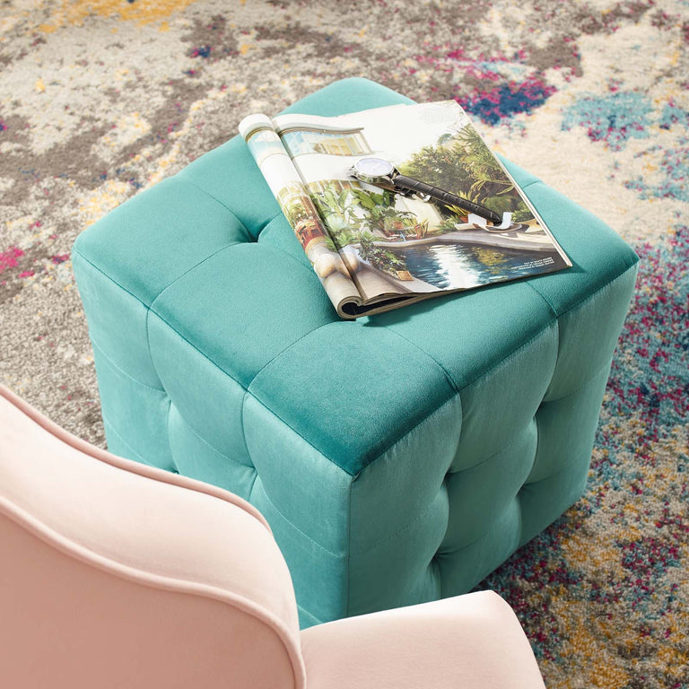 CONTOUR LOUNGE CHAIRS AND CHAISES | LIVING ROOM