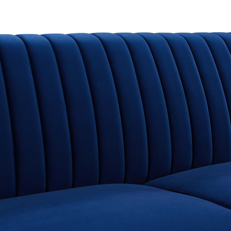WINSOME SOFAS AND ARMCHAIRS | LIVING ROOM