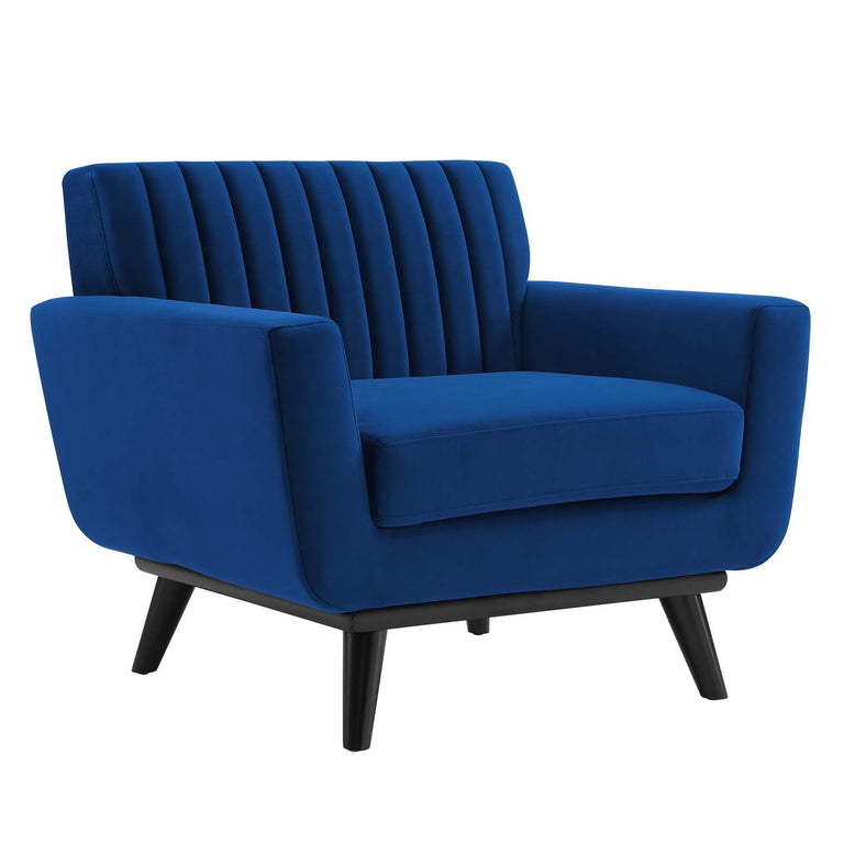 ENGAGE SOFAS AND ARMCHAIRS | LIVING ROOM