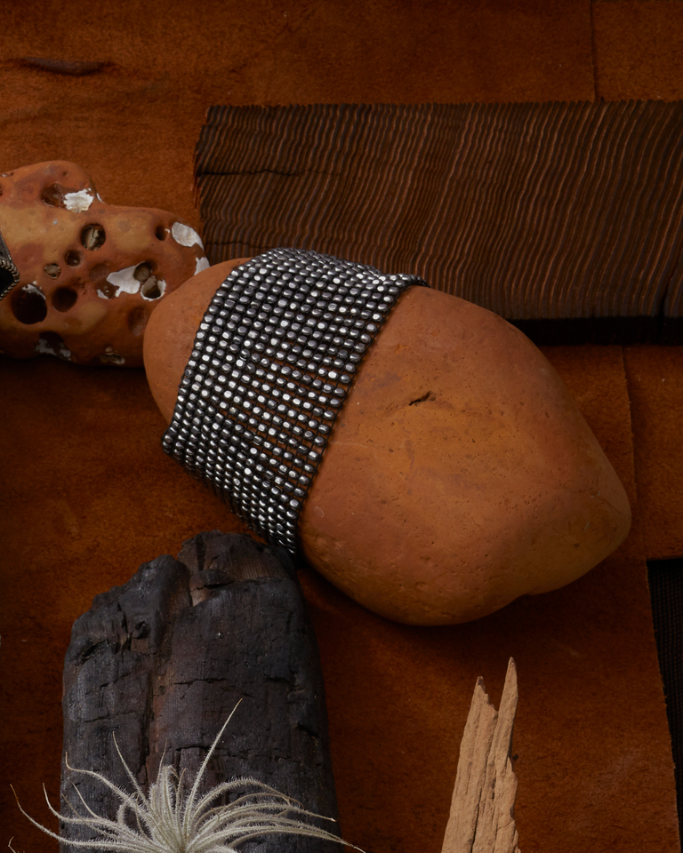 BEADED STRETCH GUNMETAL BRACELET| JEWELRY