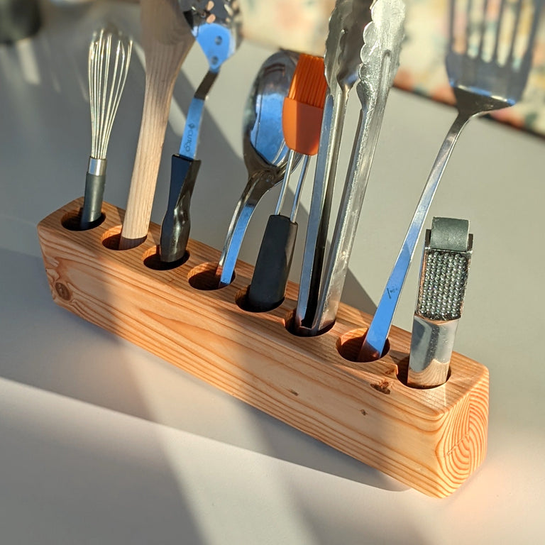 SLOT COOKING UTENSIL HOLDER | BY FORMR