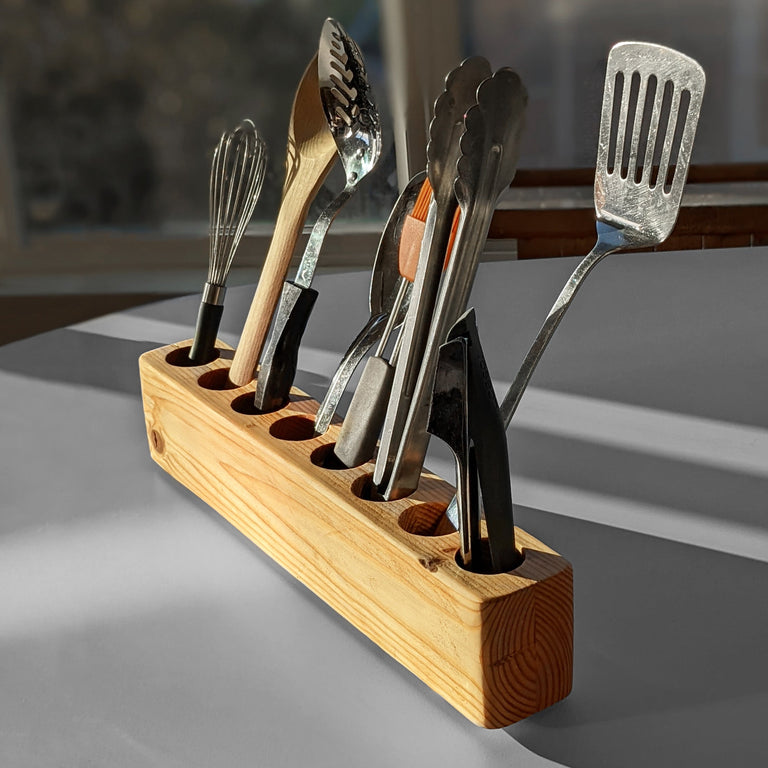 SLOT COOKING UTENSIL HOLDER | BY FORMR