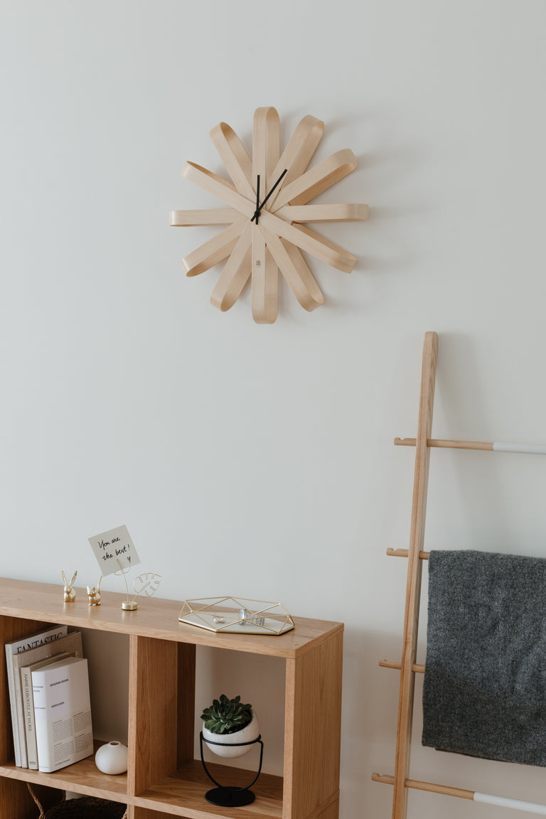 RIBBON WALL CLOCK