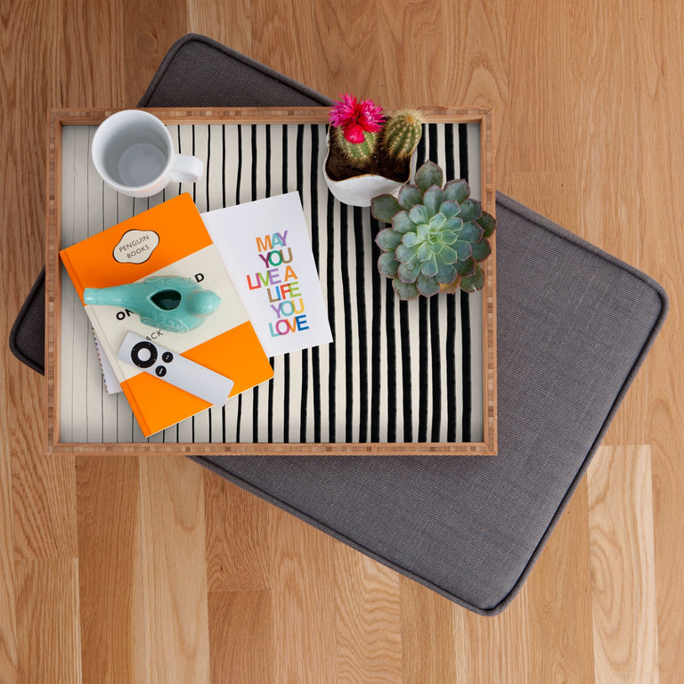 BLACK VERTICAL LINES RECTANGULAR TRAY