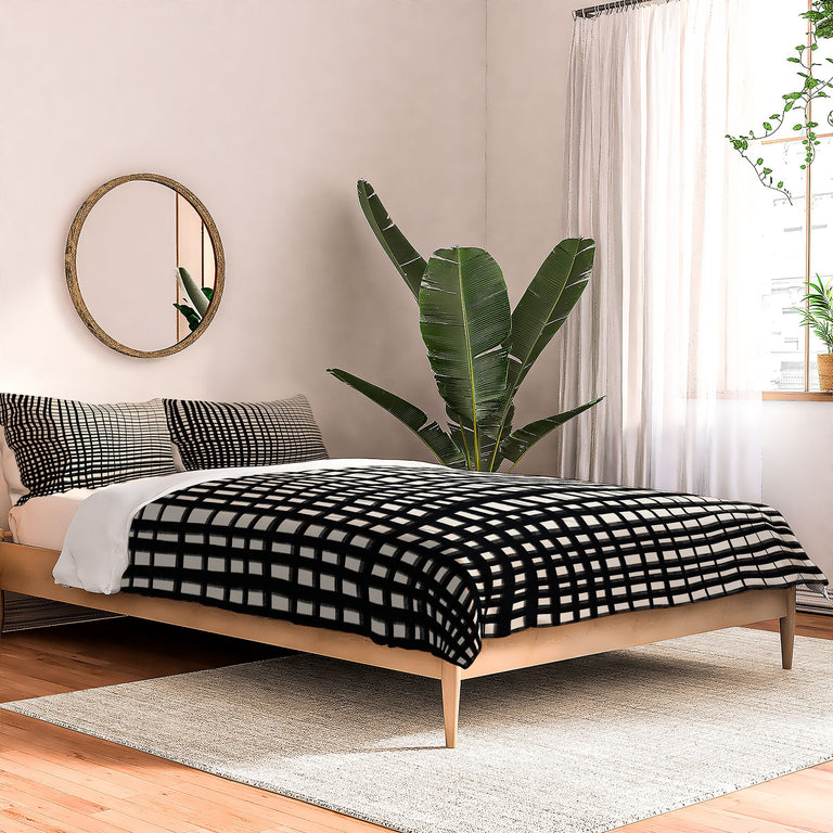 HAND DRAWN GRID DUVET / COMFORTER