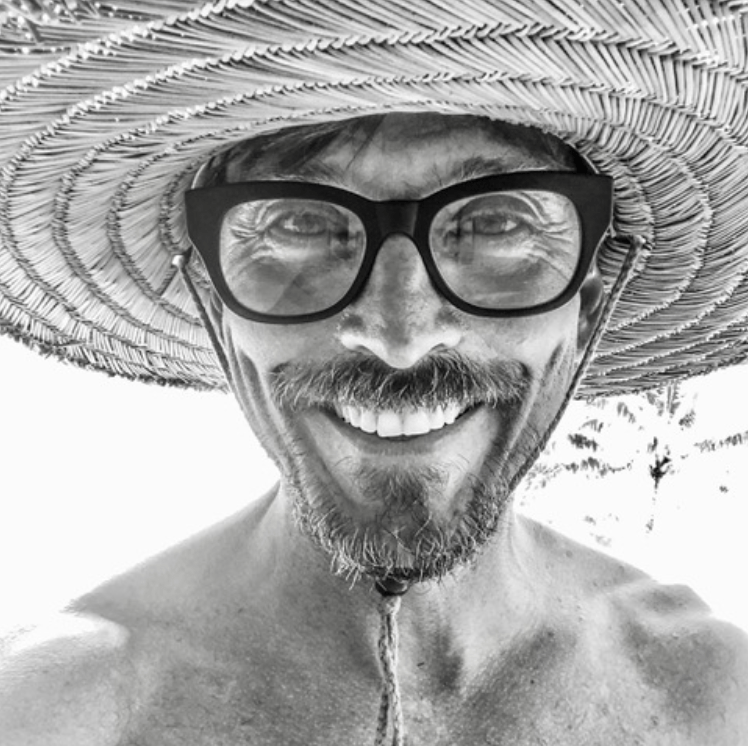MIKLOS | FASHION READERS | EYEWEAR  ACCESSORIES