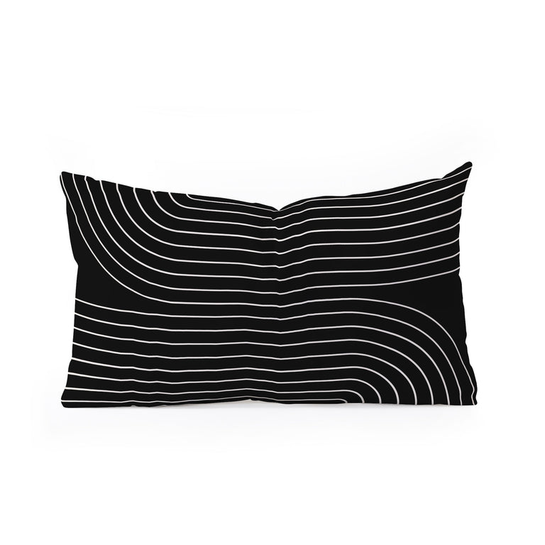 MINIMAL LINE CURVATURE BLACK THROW PILLOW