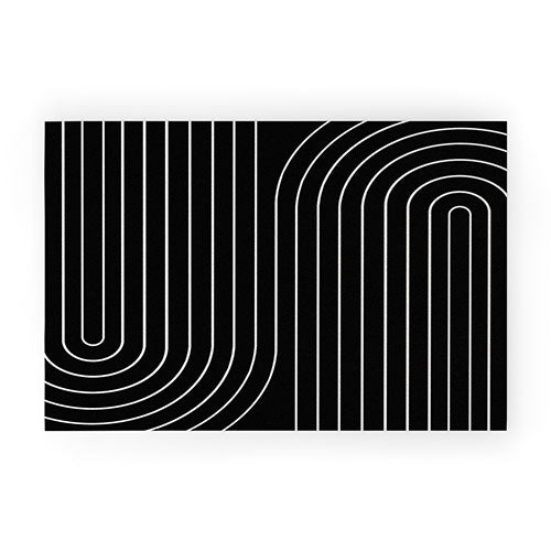 Minimal Line Curvature Black Welcome Mat