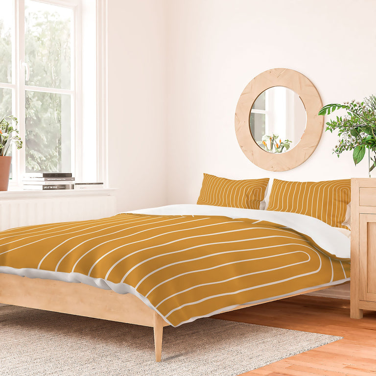 MINIMAL LINE CURVATURE GOLD DUVET / COMFORTER