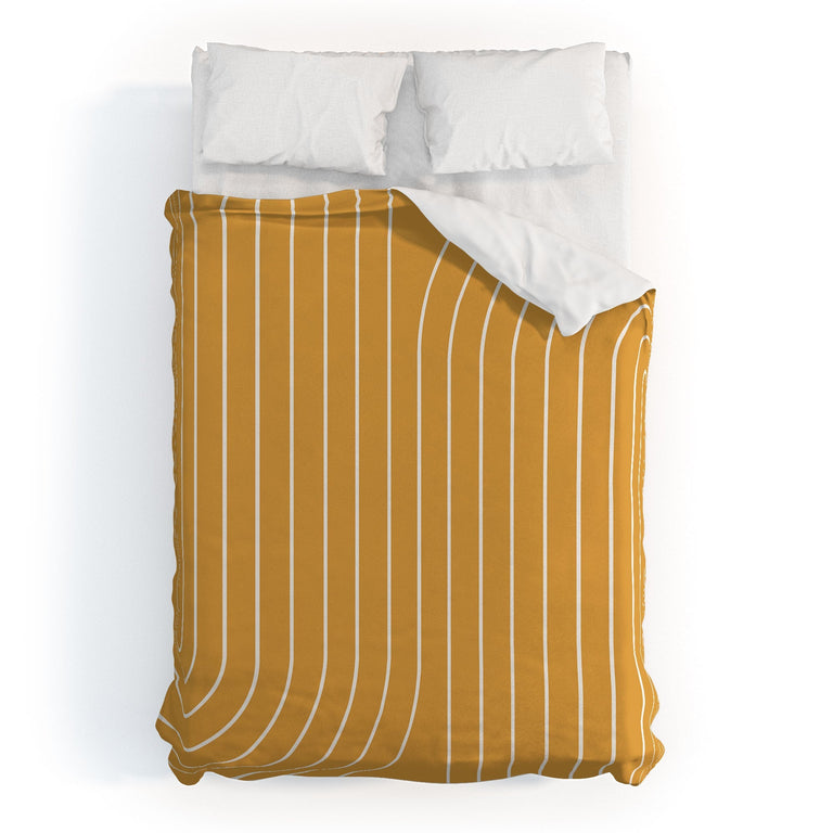 MINIMAL LINE CURVATURE GOLD DUVET / COMFORTER