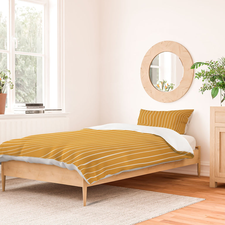 MINIMAL LINE CURVATURE GOLD DUVET / COMFORTER