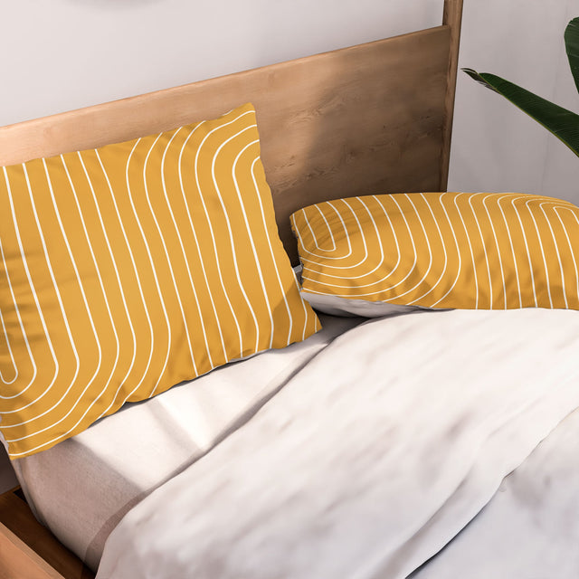 MINIMAL LINE CURVATURE GOLD PILLOW SHAMS