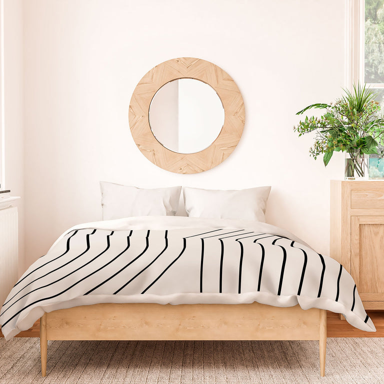 MINIMAL LINE CURVATURE WHITE DUVET / COMFORTER