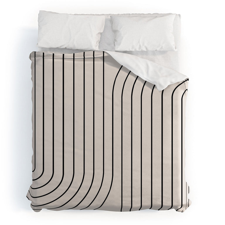 MINIMAL LINE CURVATURE WHITE DUVET / COMFORTER