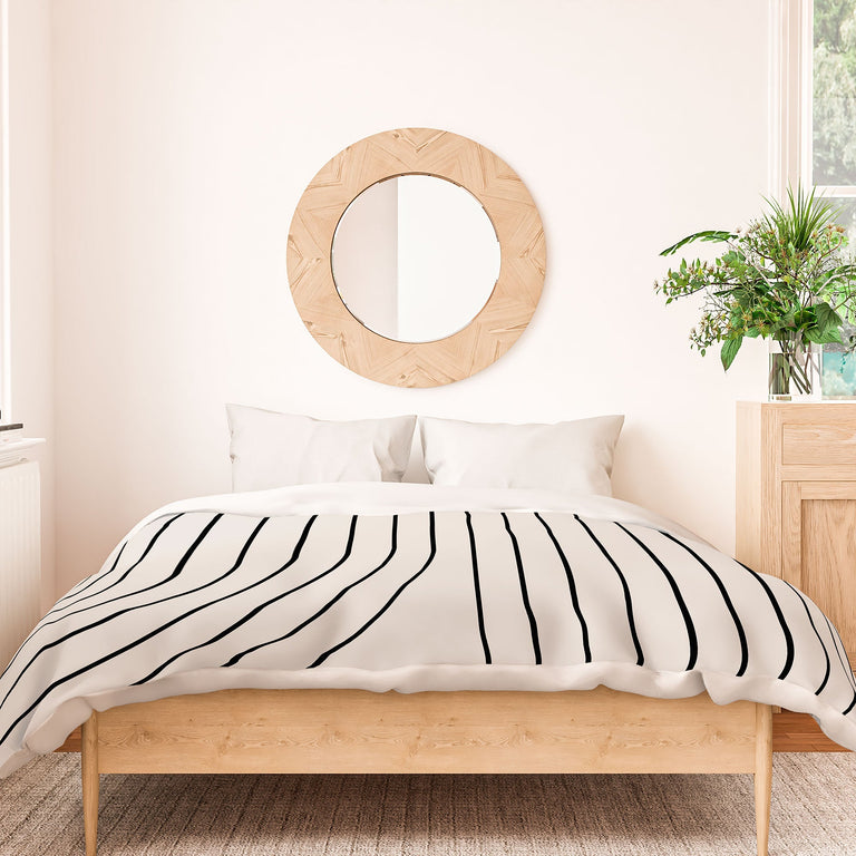 MINIMAL LINE CURVATURE WHITE DUVET / COMFORTER