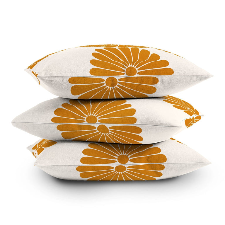 RETRO DAISY V  OUTDOOR THROW PILLOW 20" x 20"