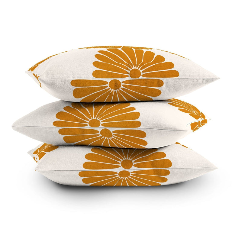 RETRO DAISY V  OUTDOOR THROW PILLOW 20" x 20"
