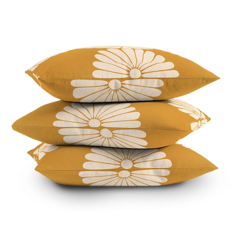 RETRO DAISY XIX  OUTDOOR THROW PILLOW 20" x 20"