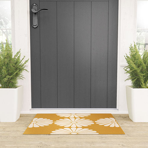 Retro Daisy XIX Welcome Mat