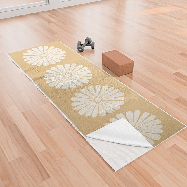 Retro Daisy XXIV Yoga Towel