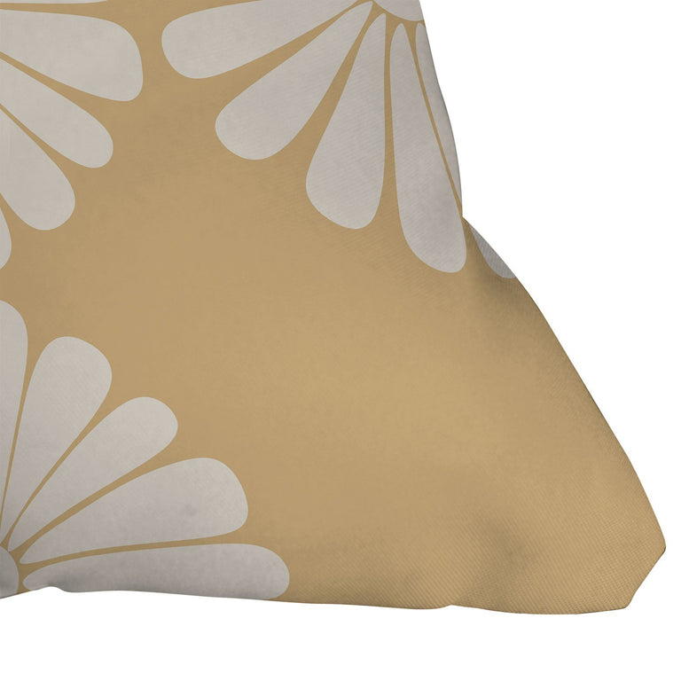 RETRO DAISY XXIV  OUTDOOR THROW PILLOW 18" x 18"