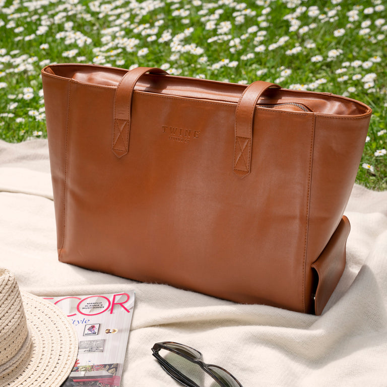 INSULATED WINE TOTE W/ SPOUT