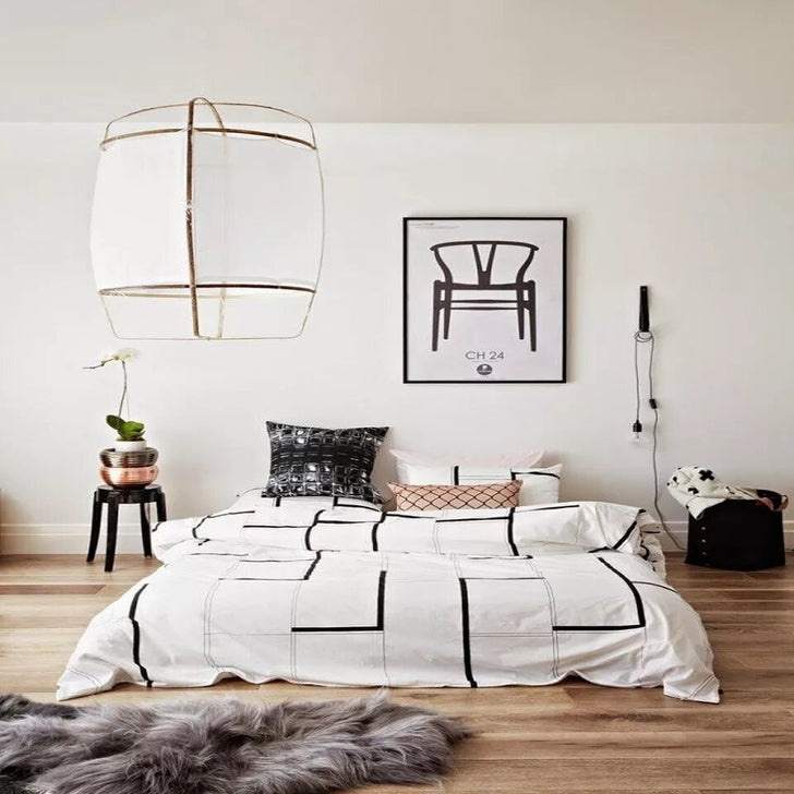 Tips to Decorate Your Bedroom's White Walls