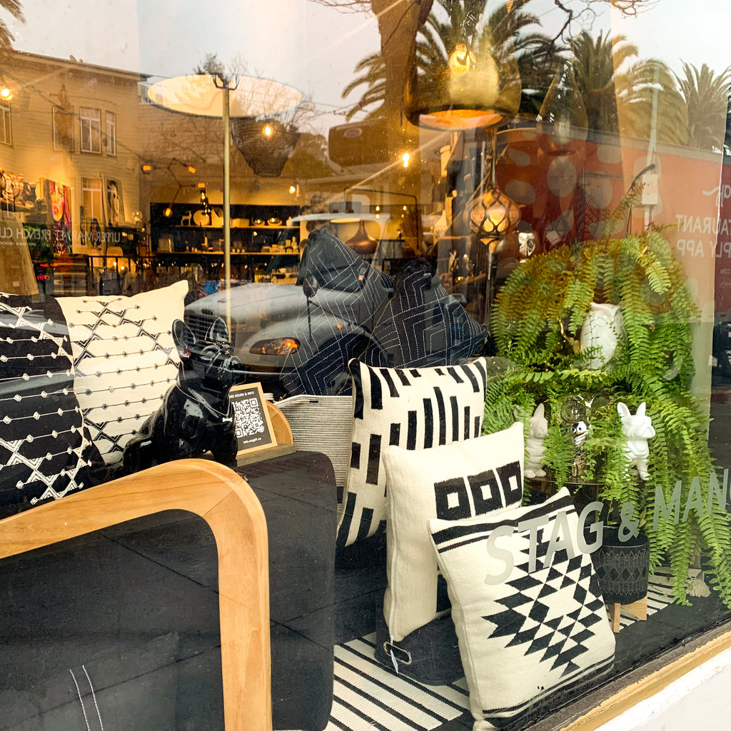 MARKET STREET RIGHT WINDOW | STAG & MANOR